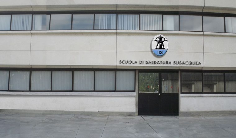 Sede dell'Istituto Italiano della Saldatura: rifunzionalizzazione degli uffici, nuova sala conferenze, riorganizzazione dei percorsi interni con modifiche ai prospetti, via Lungobisagno d'Istria.